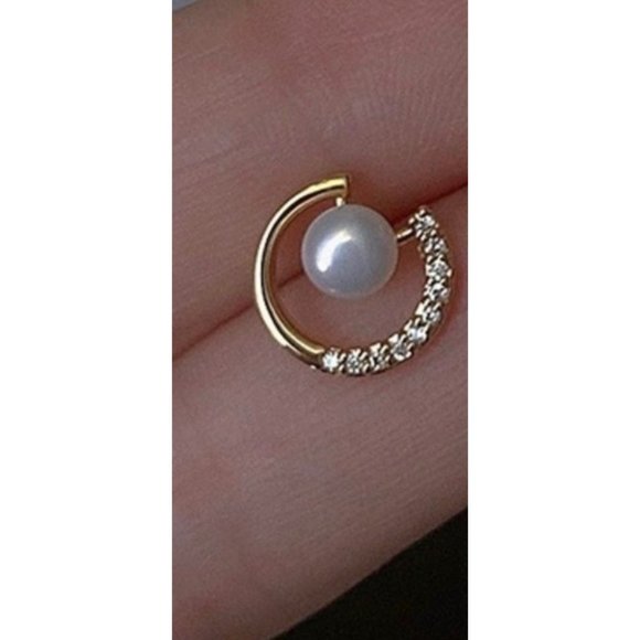 White Gold Pearl Stud Earrings New With Tags - Picture 1 of 3